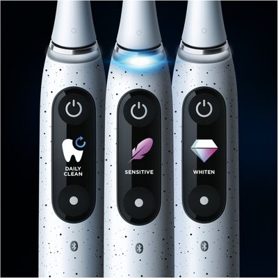 Oral-B iO 10 Elektrický zubní kartáček bílý