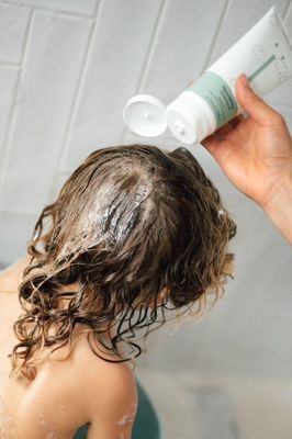 NAÏF Výživný šampon pro děti a miminka 200 ml
