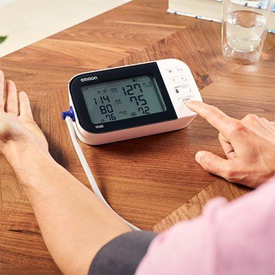 Omron M7 Intelli IT s AFib + zdroj (set)