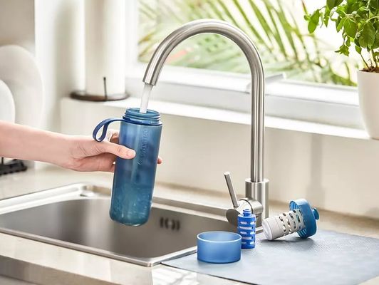 Philips AquaShield Filtrační lahev GoZero Fitness AWP2712 dark blue 590 ml