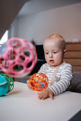 Oball Hračka RATTLE 10 cm orange 0m+