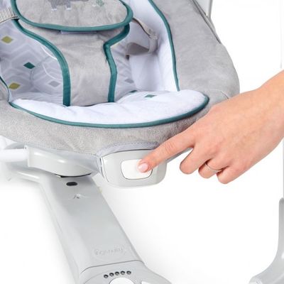 Ingenuity Houpačka konvertibilní vibrující s melodií Nash 2v1 do 9 kg