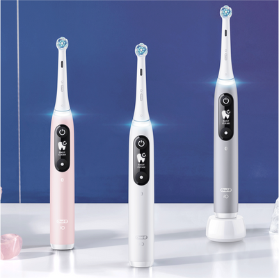 Oral-B iO-6 Bílý a růžový elektrický zubní kartáček 2 ks