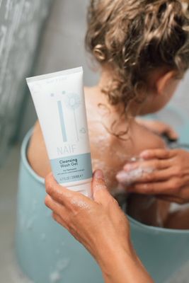 NAÏF Čisticí a mycí gel pro děti a miminka 200 ml