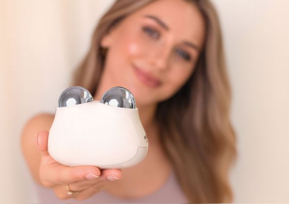 Neno Beauty Masážní přístroj na obličej s technologií EMS a funkcí termoterapie Naya