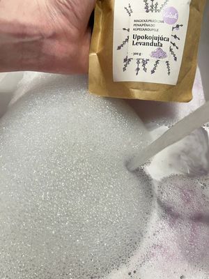 Kvitok Magická pěna do koupele Zklidňující levandule 60 g