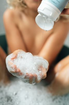 NAÏF Čisticí a mycí gel pro děti a miminka 200 ml