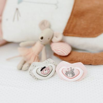Canpol babies Set symetrických silikonových dudlíků 6-18m Bonjour Paris růžový 2 ks