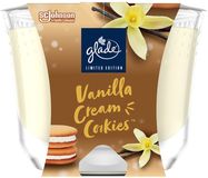 Glade Vonná svíčka Vanilla Cream cookies 204 g