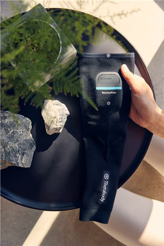 Therabody RecoveryPulse Arm Sleeve L