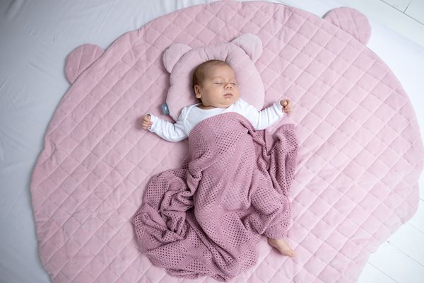 Sleepee Fixační polštář Royal Baby Teddy Bear, růžová