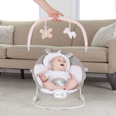 Ingenuity Lehátko vibrující s melodií Flora the Unicorn™ 0m+ do 9kg 58.4 cm