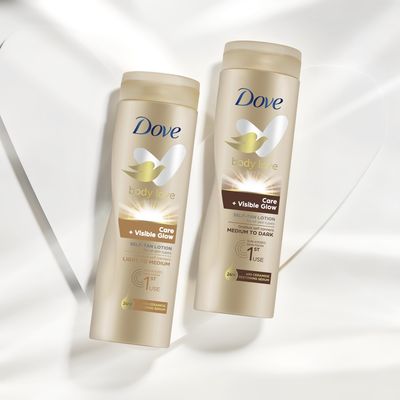 Dove Care & Visible Glow med-dark samoopalovací tělové mléko 250 ml