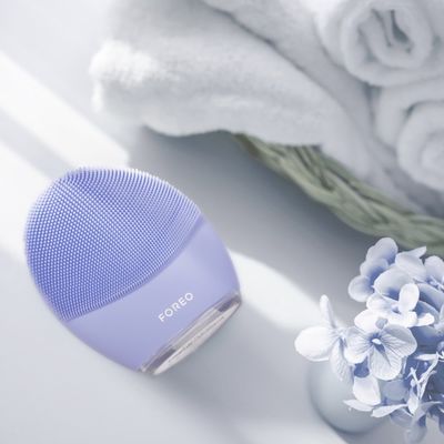 Foreo LUNA 3, Sonický čistící a masážní přístroj - pro citlivou pleť