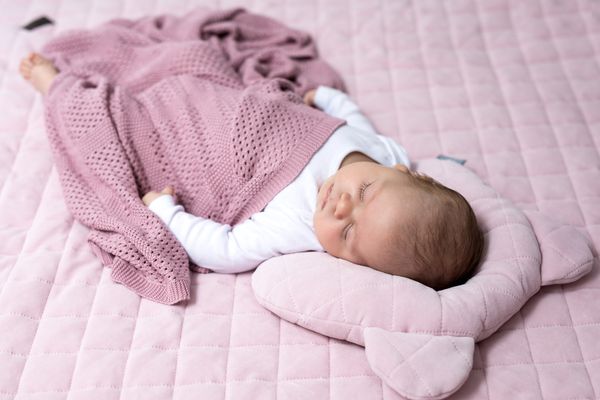 Sleepee Fixační polštář Royal Baby Teddy Bear, růžová