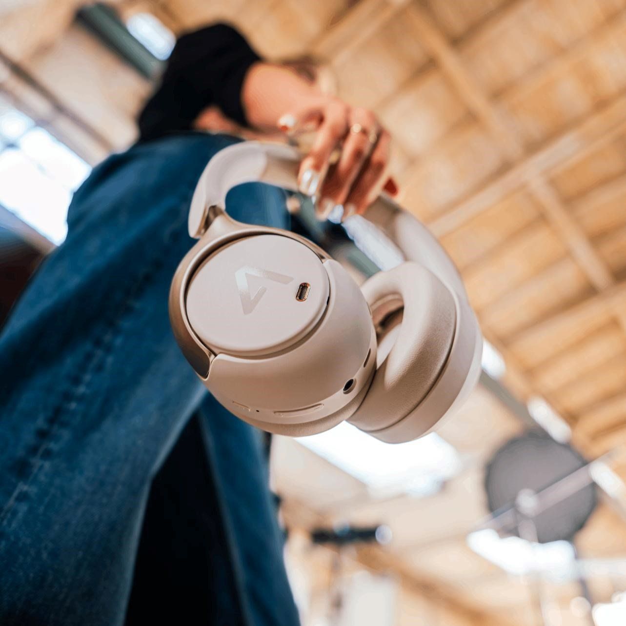 LAMAX HighComfort2 ANC White