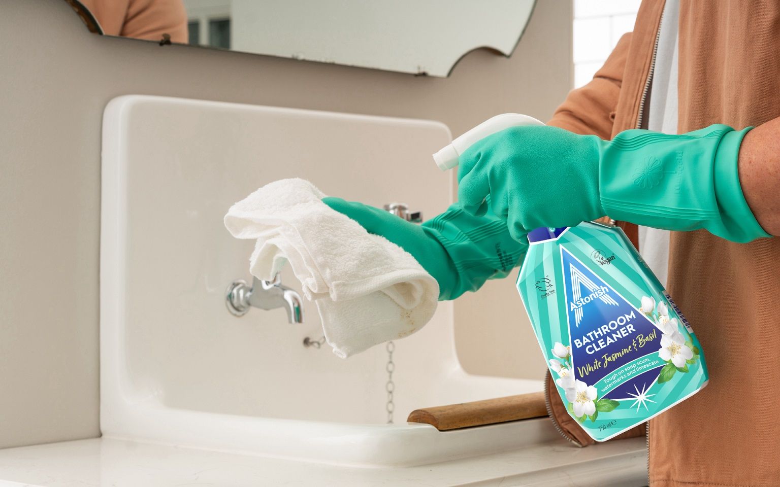 Astonish Čistič na koupelny - bílý jasmín a bazalka 750 ml