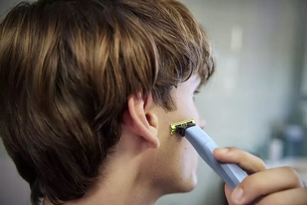 Philips OneBlade First Shave + extra břit QP1324/30