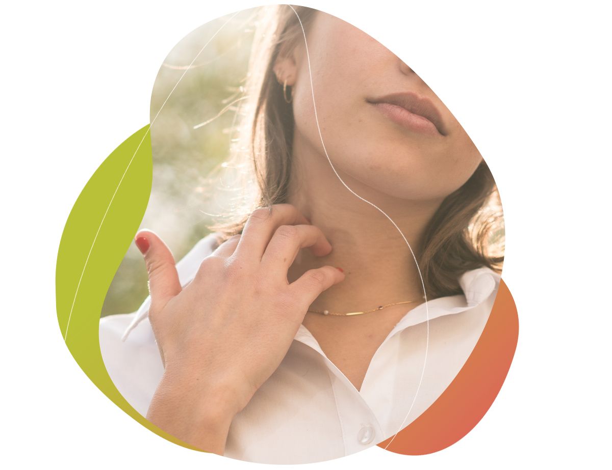 Škrábání a bolest v krku