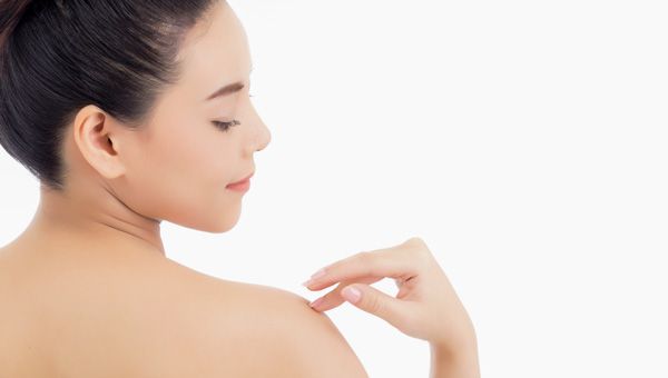 skin-cup, sprchový gél, mikronizovaný zinok, pomáha na suchú kožu a šupiny, znechává pokožku vláčnu, chráni pred plesňami a baktériami