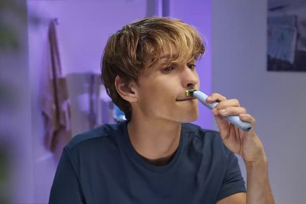 Philips OneBlade First Shave + extra břit QP1324/30