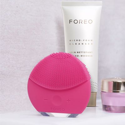 Foreo Sonický čisticí kartáček na obličej LUNA mini 2 Fuchsia