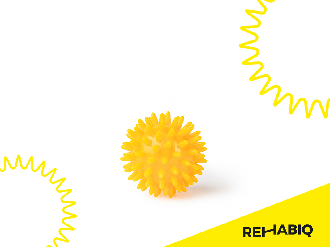 Rehabiq Masážní míček ježek, žlutý 6 cm