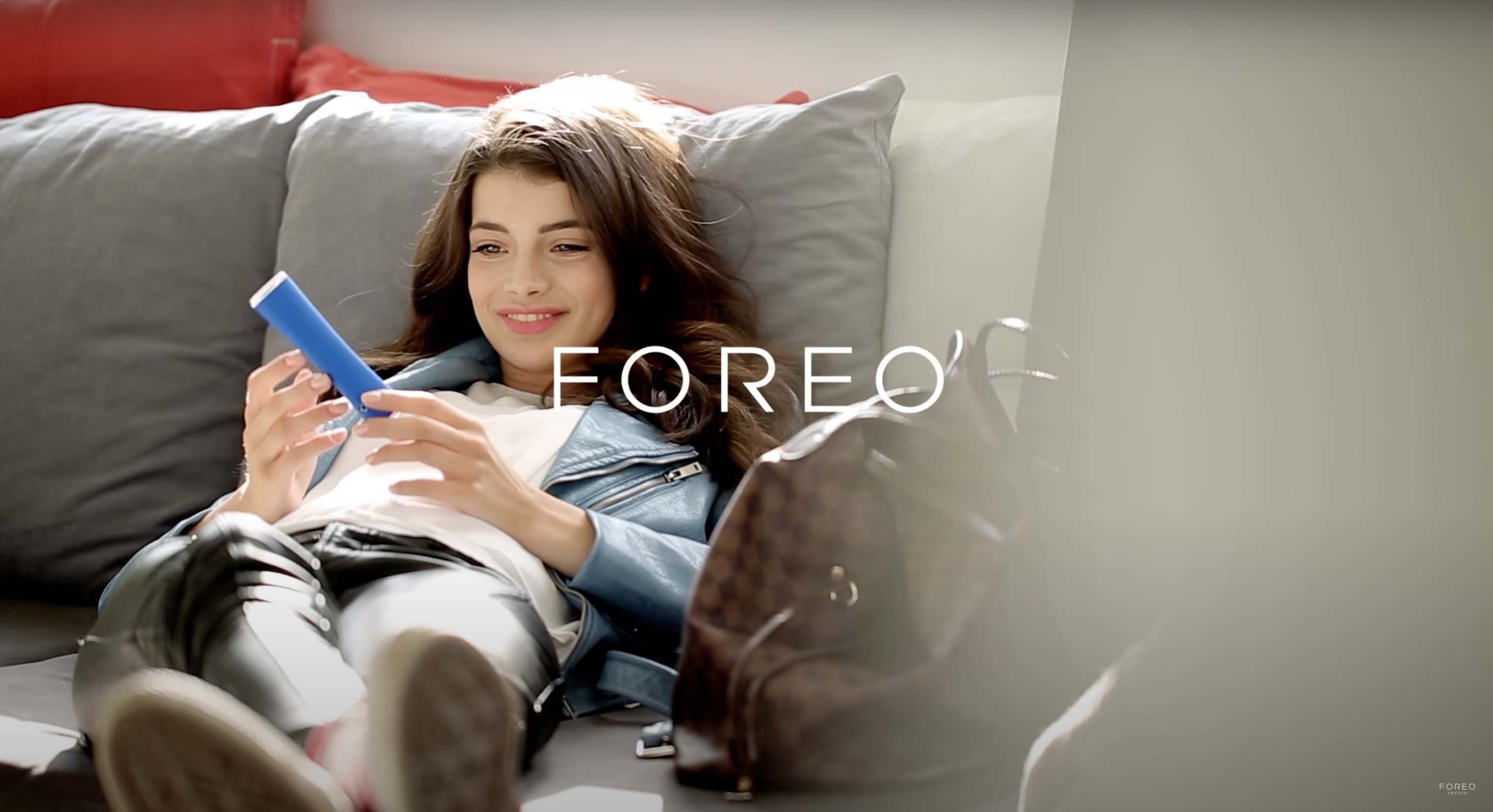FOREO ESPADA Léčba akné modrým světlem
