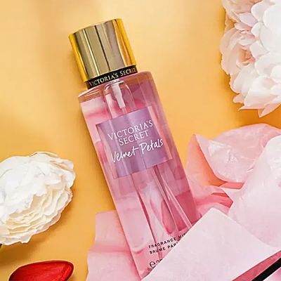 Victoria's Secret Secret Velvet Petals tělový sprej 250 ml