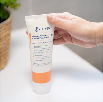 Lobey Tělový peeling s AHA kyselinami 200 ml