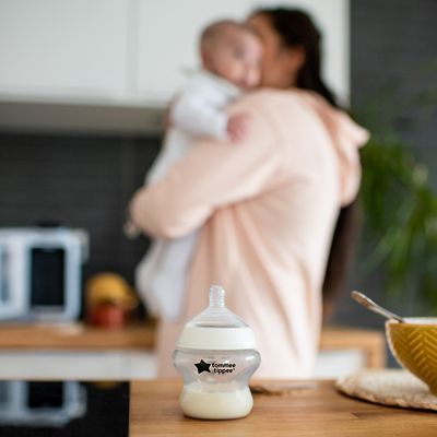 Tommee Tippee CTN Kojenecká Lahev ANTI-COLIC Pomalý Průtok 0m+ 150 ml