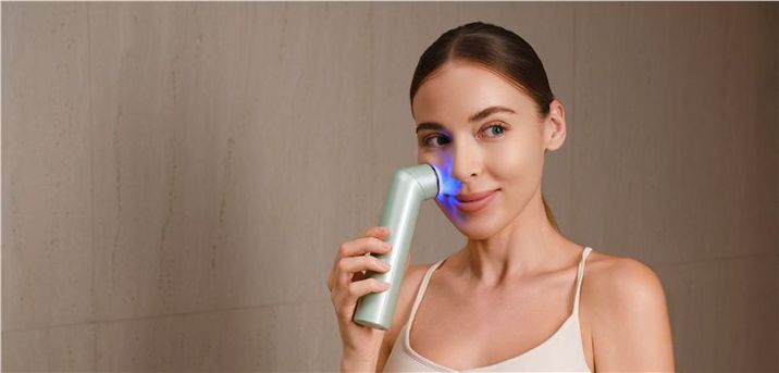 Nanoleaf 6-in-1 Light Therapy Wand, Světelná terapeutická hůlka, green