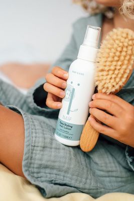 NAÏF Hair Lotion pro výživu vlasů a snadné rozčesávání 150 ml