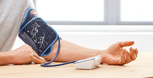 Veroval compact, BPU22, domácí tlakoměr, pamět pro dvě osoby, jednoduché ovládání, technologie comfort air, přehledný displey