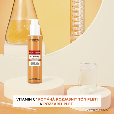L'Oréal Paris Revitalift Clinical čisticí pleťová pěna s vitaminem C, 150 ml