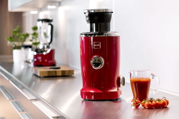 Novis VitaJuicer VDE NewGen SX-3 odšťavňovač červený