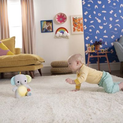 Bright Starts Hračka plyšová hudební svítící Hug-a-bye Baby™ sloník 0m+