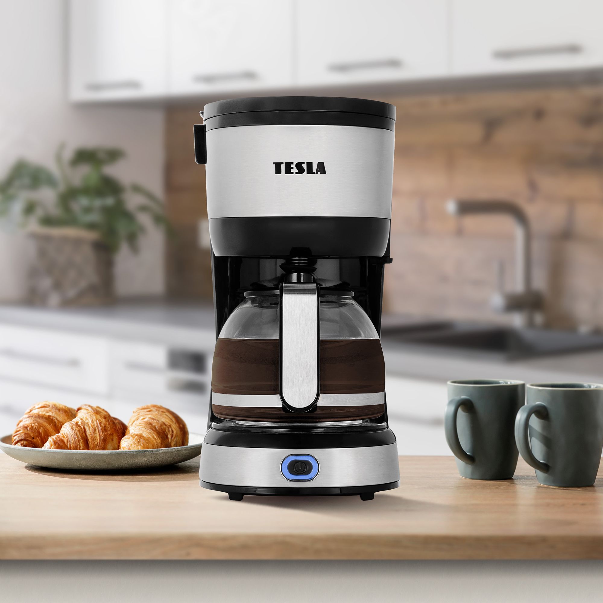 Tesla CoffeeMaster ES200 - kávovar na překapávanou kávu