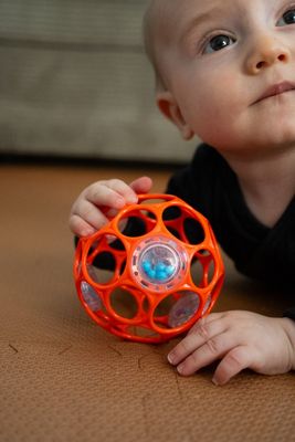 Oball Hračka RATTLE 10 cm orange 0m+
