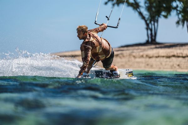 SHOKZ OpenSwim Pro - červená