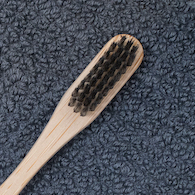 Kumpan Bambusový zubní kartáček s aktivním uhlím