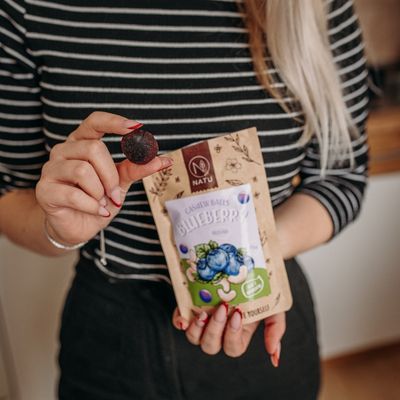 Natu Borůvkové kuličky s kešu krémem 70 g