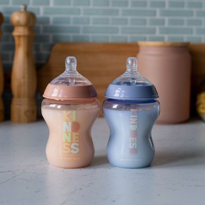 Tommee Tippee CTN kojenecká lahev ANTI-COLIC pomalý průtok 260 ml, 0m+, Kindness, 2 ks