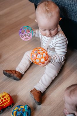 Oball Hračka RATTLE 10 cm orange 0m+