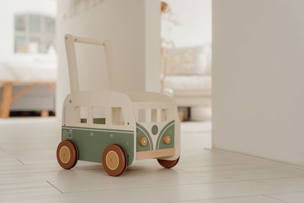 Little Dutch Chodítko karavan dřevěné