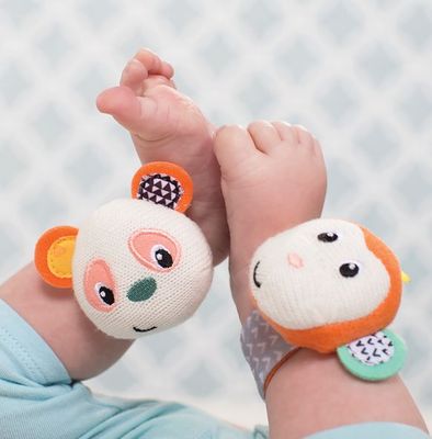 Infantino Chrastítka na ruku Opička & Panda 2 ks