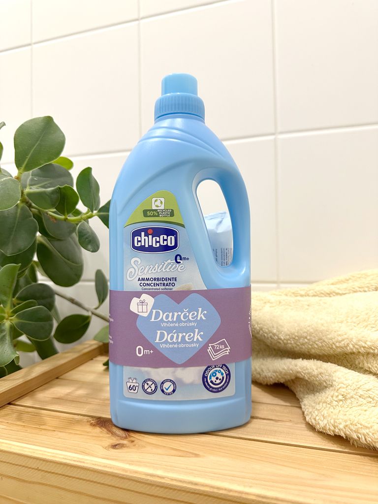 Chicco Aviváž koncentrovaná Baby Sensitive Sladký pudr + vlhčené ubrousky zdarma 1 x 1500 ml
