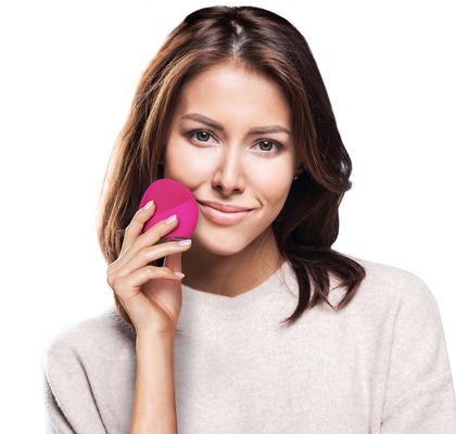 Foreo Sonický čisticí kartáček na obličej LUNA mini 2 Fuchsia
