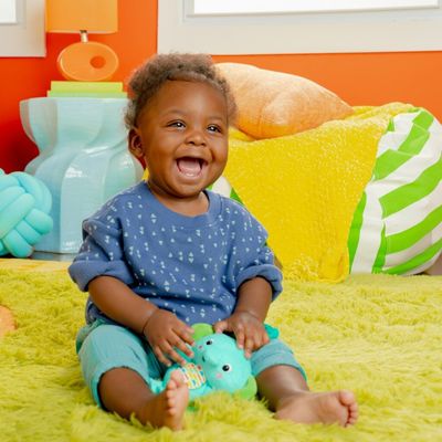 Bright Starts Hračka s melodií na C kroužku Tug Tunes™ slon 0m+