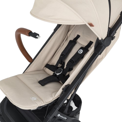 Petite&Mars Kočárek sportovní Fly Sahara Beige